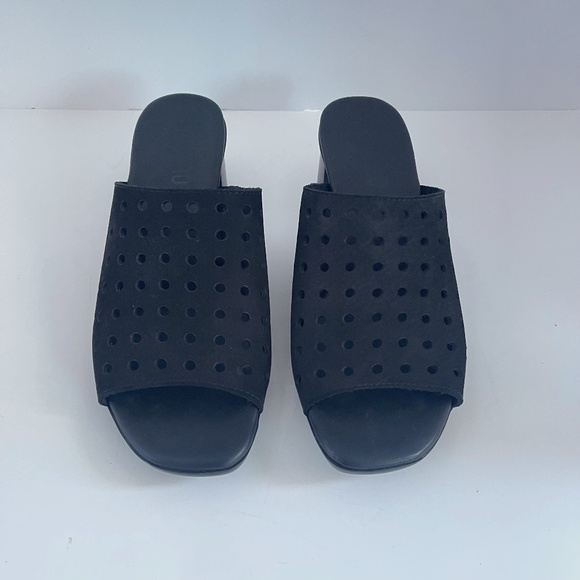 MUNRO Black Nubuck Leather Sandals 7W - Picture 1 of 13